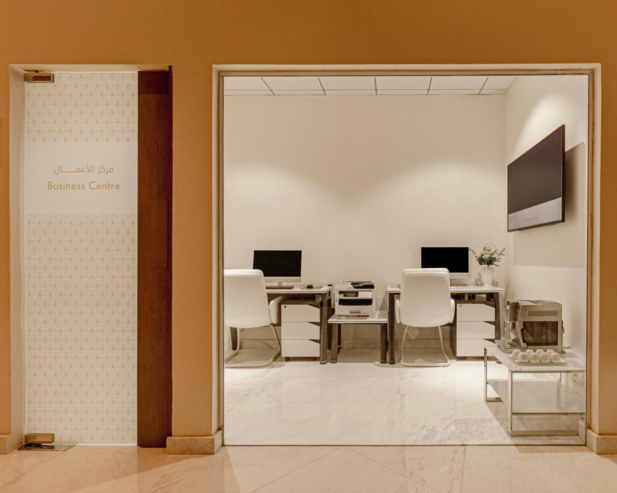 Khalidia Palace Hotel Dubai By Mourouj Gloria Dış mekan fotoğraf A typical office